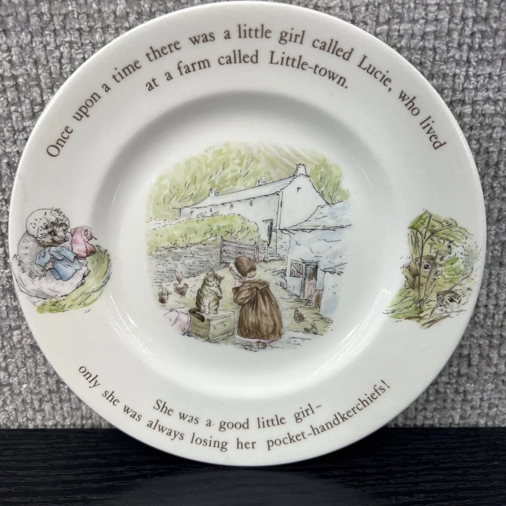 Wedgwood Plate Kids 7in White Excellent Mrs‎ Tiggy-Winkle Beatrix Potter England